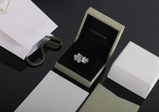 Van cleef Frivole Between the Finger ring
