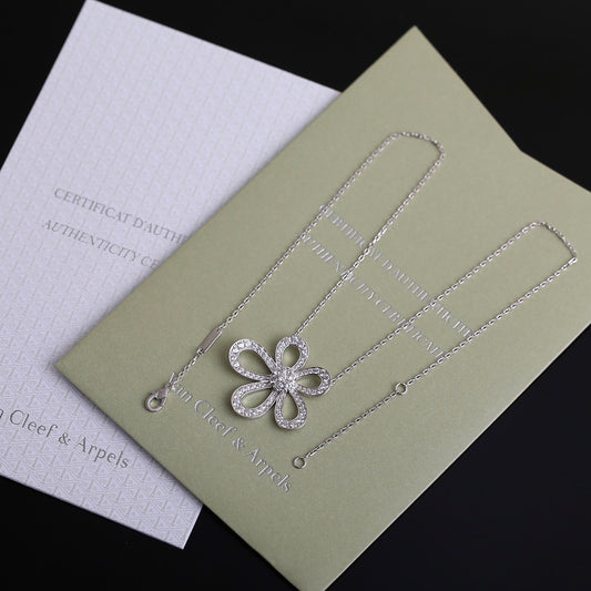 van cleef Flowerlace Necklace