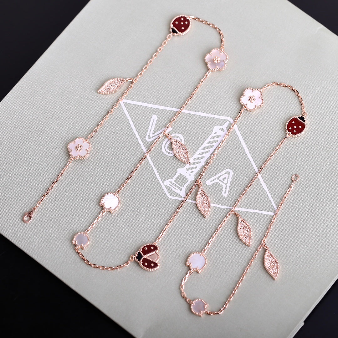 Van Cleef & Arpels Lucky Spring bracelet set